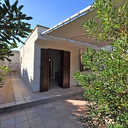 Elena Apartahotel 3*