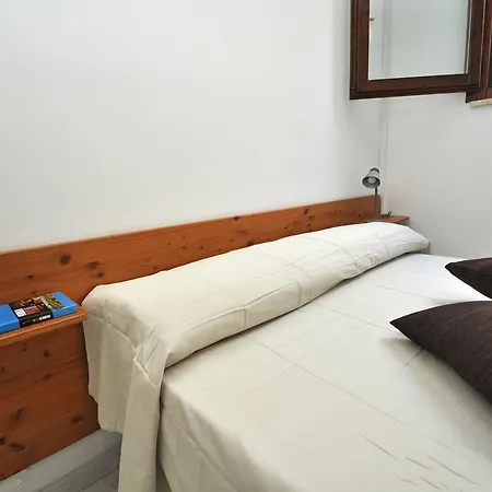 Apartahotel Elena 3*