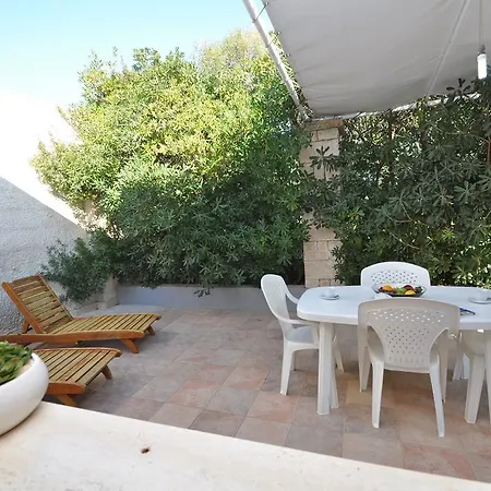 Apart-hotel Elena