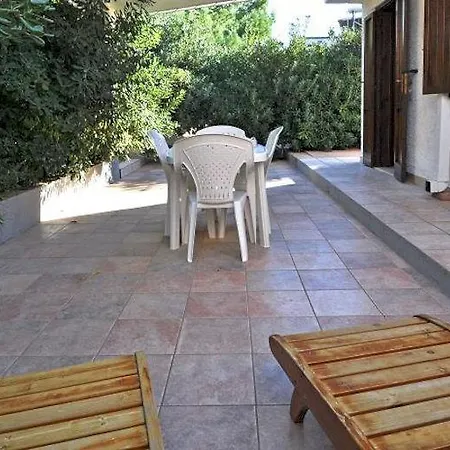 Elena Apartahotel