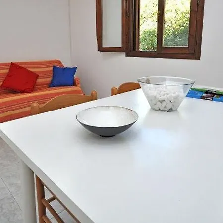 Elena Apartahotel