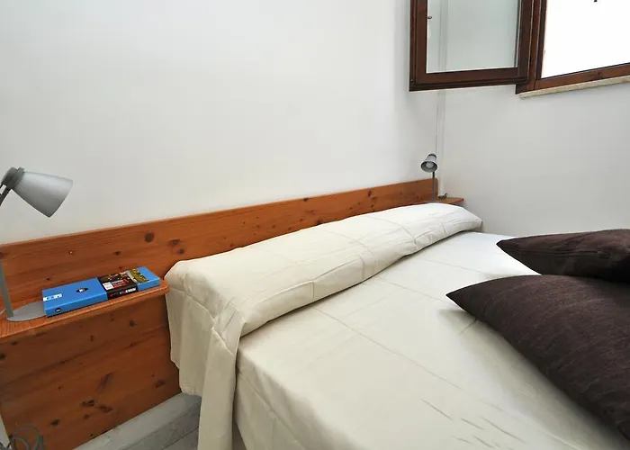 Apart-hotel Elena 3*