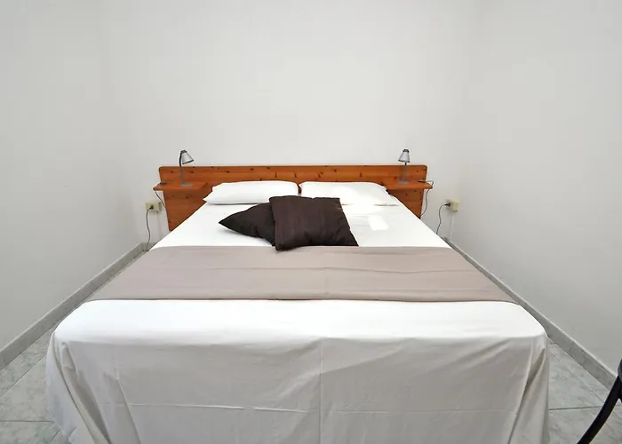 Apart-hotel Elena 3*